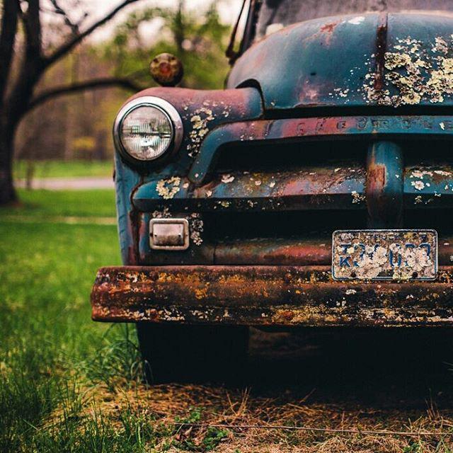oldcar_photo's tweet photo. Beauty can be found in the most unexpected places. #visitbotetourt #botetourtva #botetourt #loveva #fincastleVA #Bu… http://t.co/EIFfMFqyCF