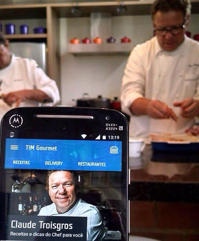 alexandrektenas's tweet photo. Aproveita o clima de gastronomia e baixe o #TIMGOURMET o app com receitas, dicas e vídeos do Chef Claude Troisgros!! http://t.co/kH33rFXiQU