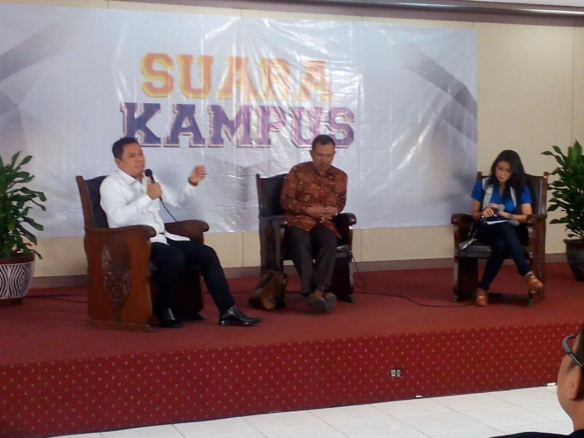 Bapak @adieskadir5 dalam dialog di Fakultas Hukum Universitas Airlangga Surabaya. Menyoal pasal Penghinaan Presiden