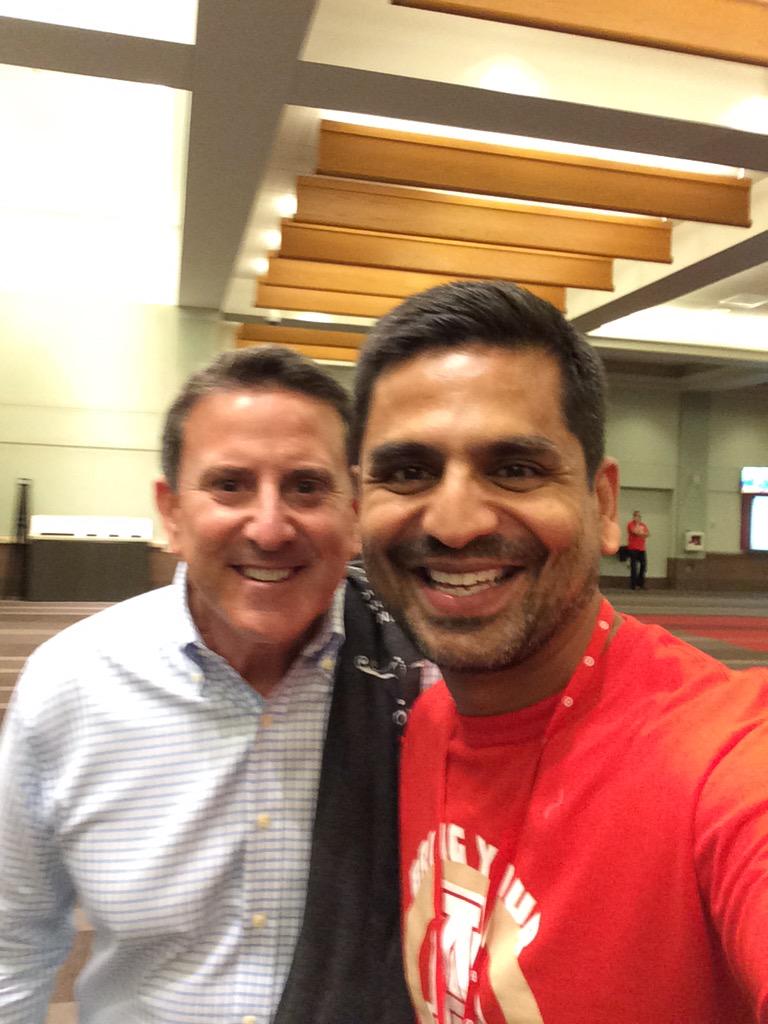 What a week!Brian Cornell at R300 Awards Dinner <a href="/BrinkleyStephen/">Stephen</a> <a href="/therealdmck/">Dell McKinney 🔹</a>!! #R3MIH15 #g392perks #D331ALLINALLWIN