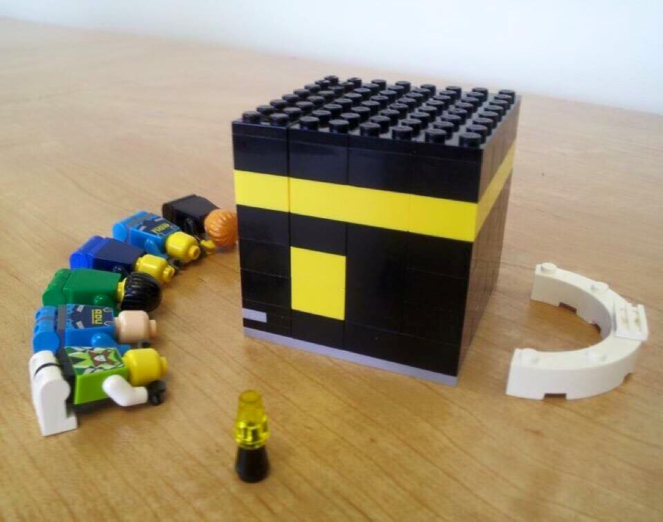topislamicnet's tweet photo. Creative Lego art ! http://t.co/dF9QTmZ57T