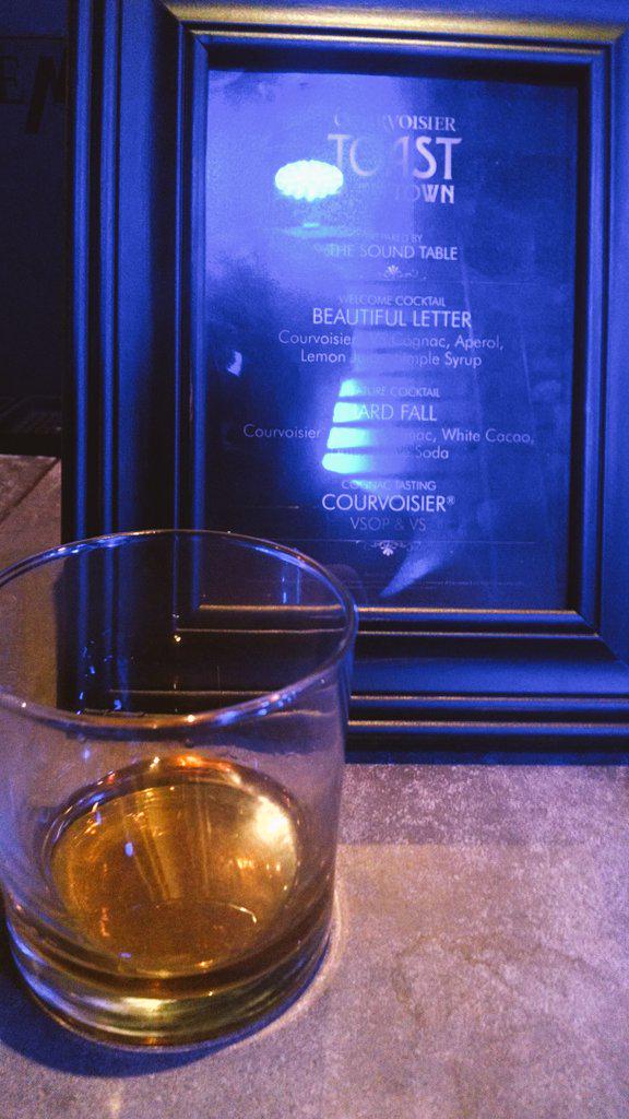 MrIanCox's tweet photo. Well done @CourvoisierUSA #cvteam1 #cvteam2 #cvteam3 @TheLuminaryATL @ThePaintedPin @MikeTheMixLogic @USBGAtlanta http://t.co/nhRPHQ4AS1