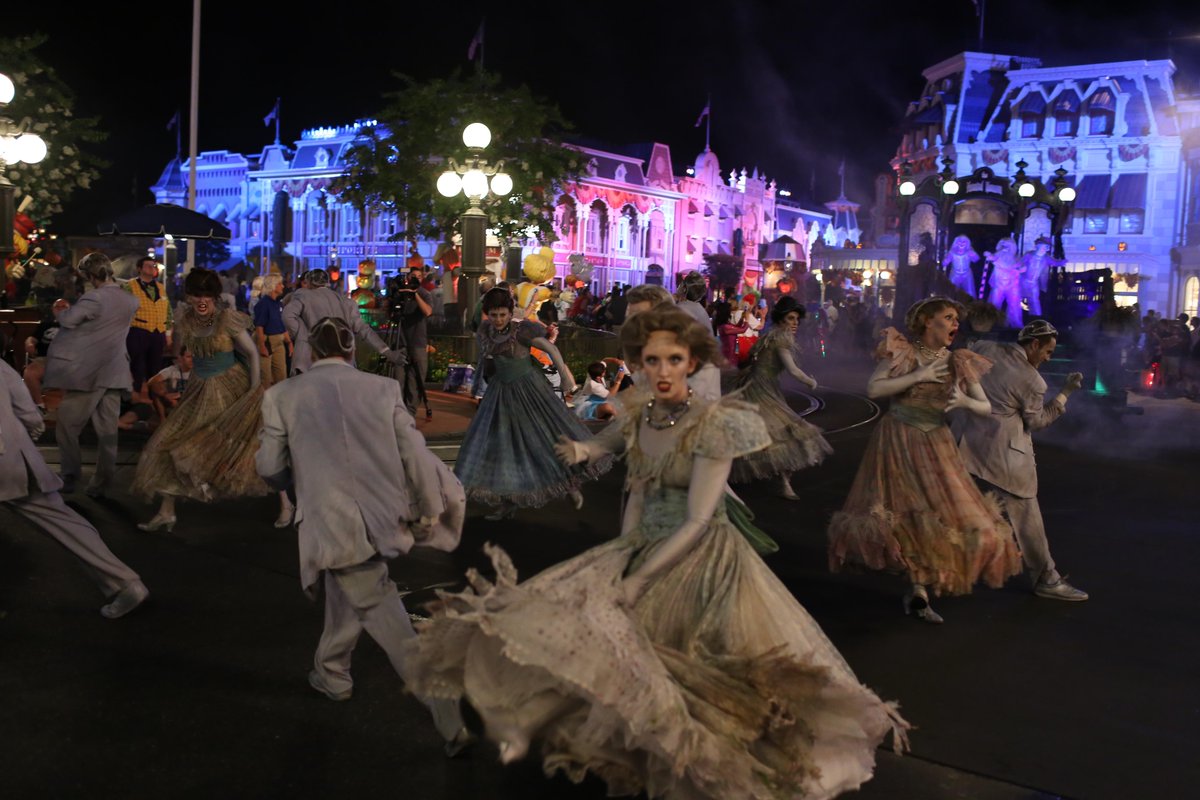 WDWTools's tweet image. The first Boo To You! of the season is complete!