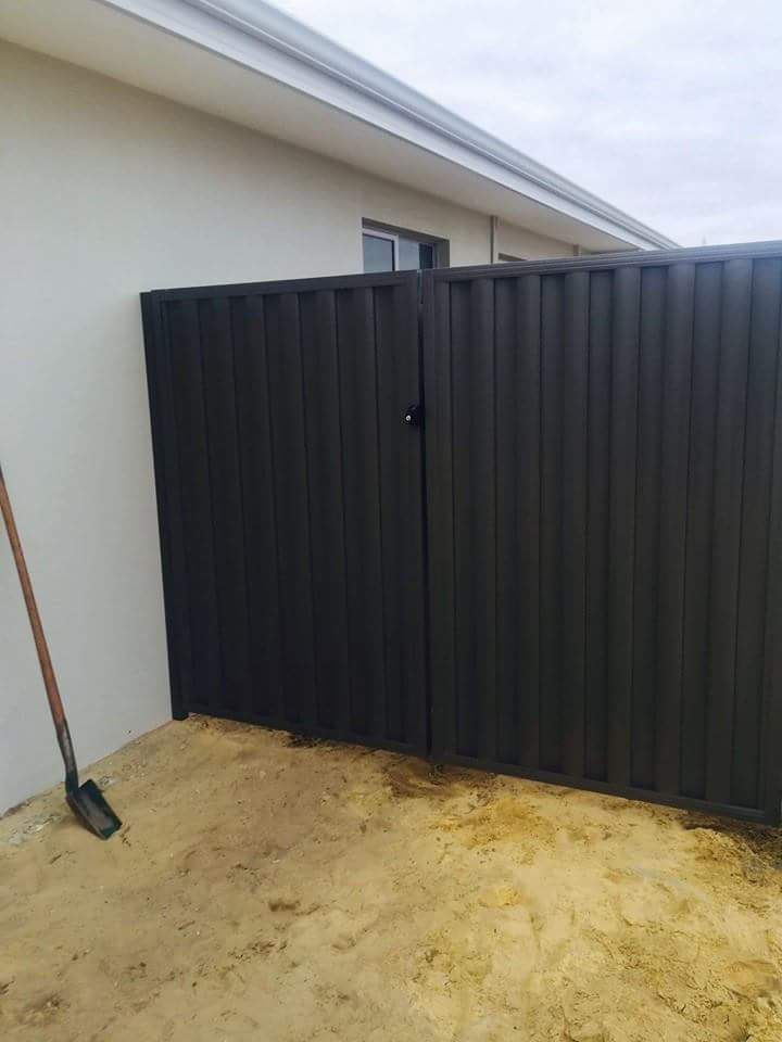 MakoFencing's tweet photo. Double gate in #greyridge #colorbond. #perthfencing #makofencing http://t.co/3pbosA7YNP