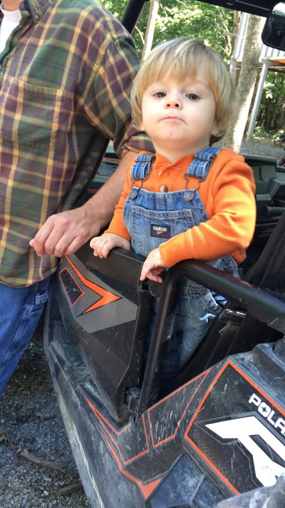 hise_austin's tweet photo. #1little buddy. http://t.co/TmS7QdsSHL