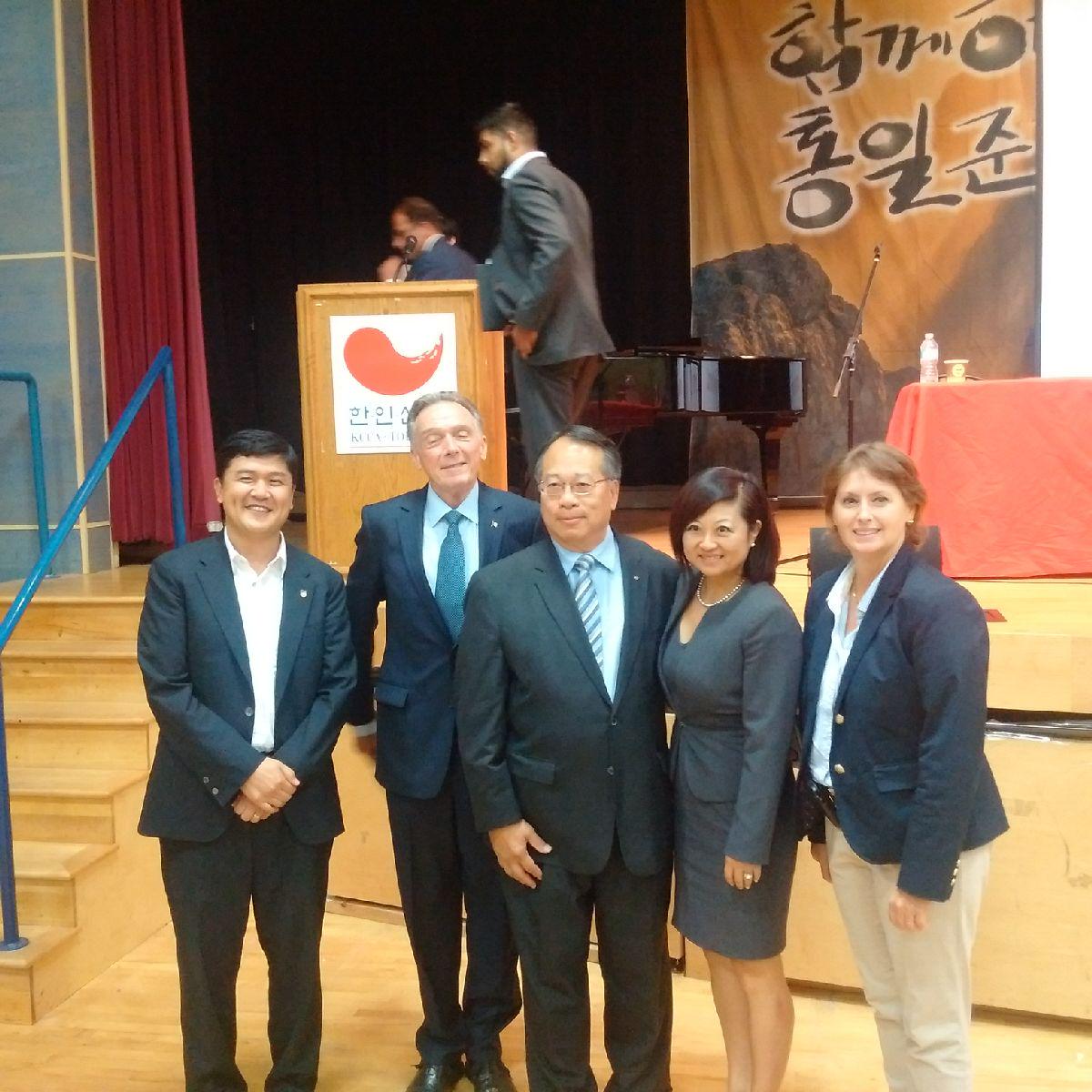 ProsaicPKent's tweet photo. .#CPC well represented at Korean Cdn #elexn 42 debate: @ChungsenLeung @Harquail http://t.co/GpvKfIBfac