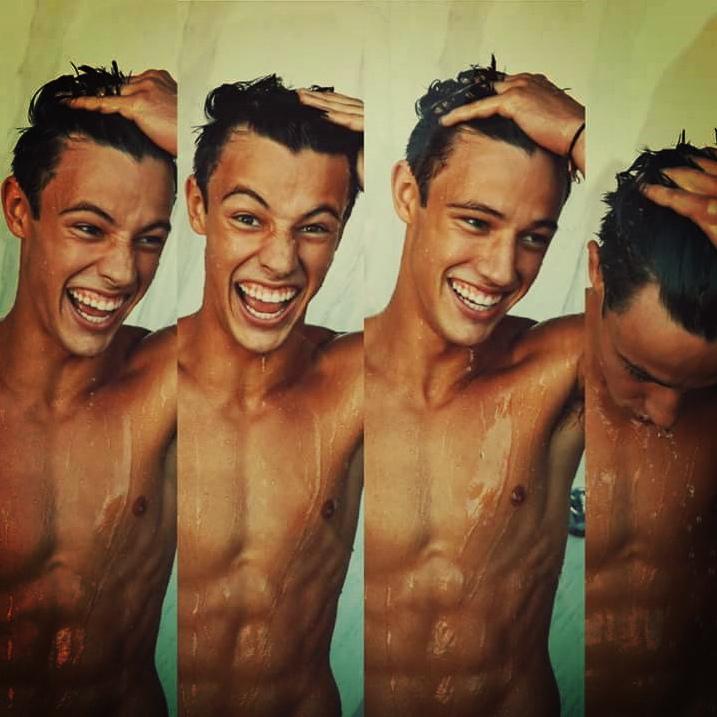  OMG HAPPY BIRTHDAY CAMERON DALLAS
21       