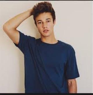 Wow 21 years old today. HAPPY BIRTHDAY CAMERON DALLAS I LOVE YOU SO MUCH. HAVE A AWESOME DAY!!!!!! 