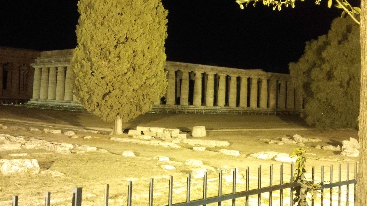 g_sbardella's tweet photo. @NMMC2015 @DCFSCI social dinner: view from the restaurant #NMMC2015 http://t.co/vnMdU6jCHg