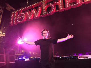 .<a href="/HARDWELL/">Hardwell</a> takes to the decks for his final set at <a href="/ushuaiaibiza/">Ushuaïa Ibiza Official</a>. #RockTheRoad