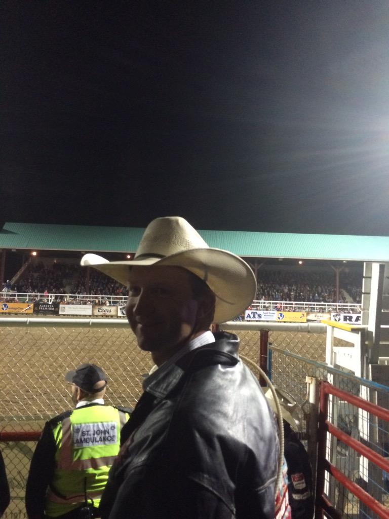 This guy won over $8000 roping calves in Canada this weekend.#ropingwithanedge