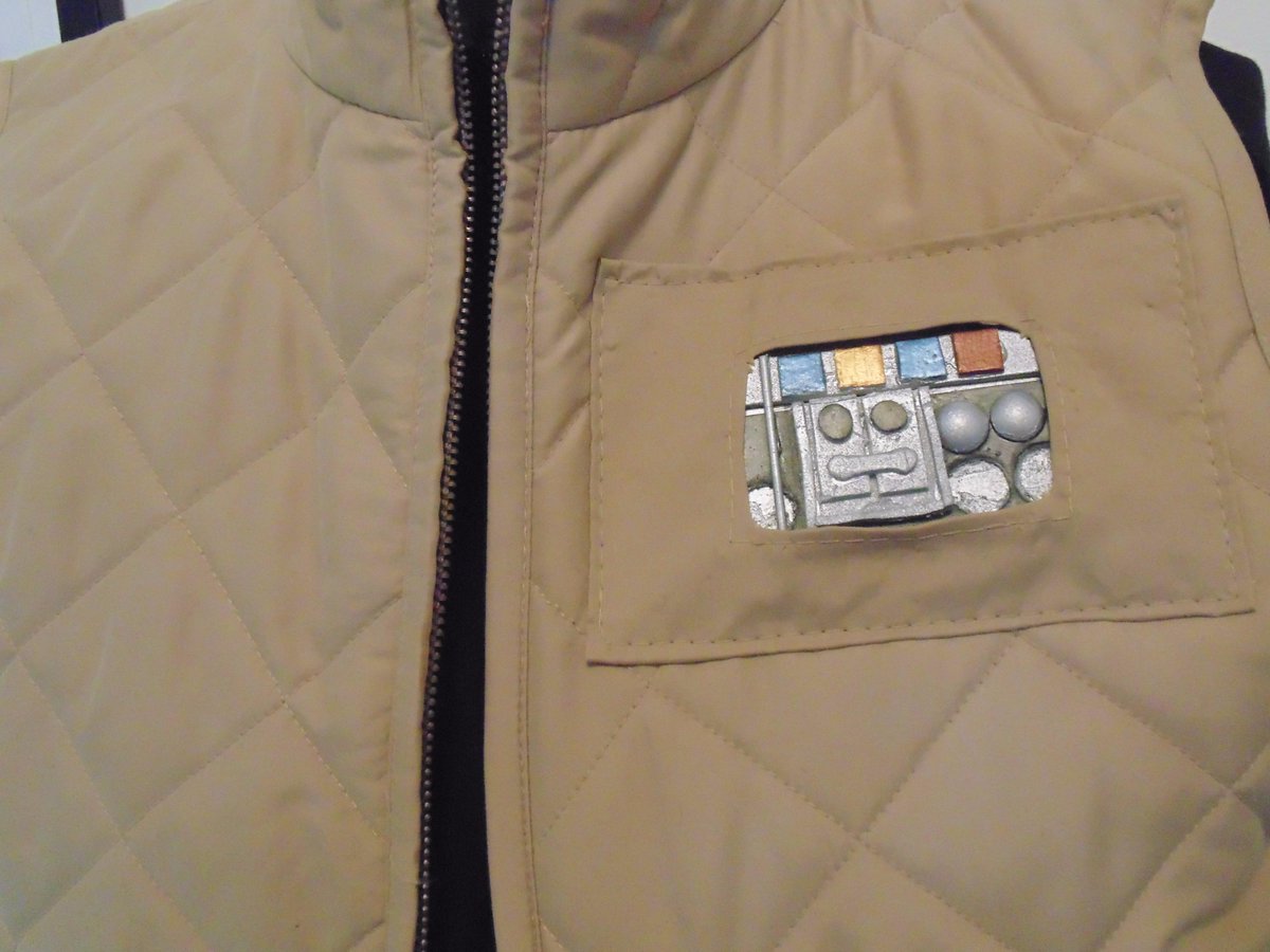 AlterationsCass's tweet image. Simple add to Hoth Leia vest.No job too small. #rebellegion #alphabase #garrisontitan #501stLegion