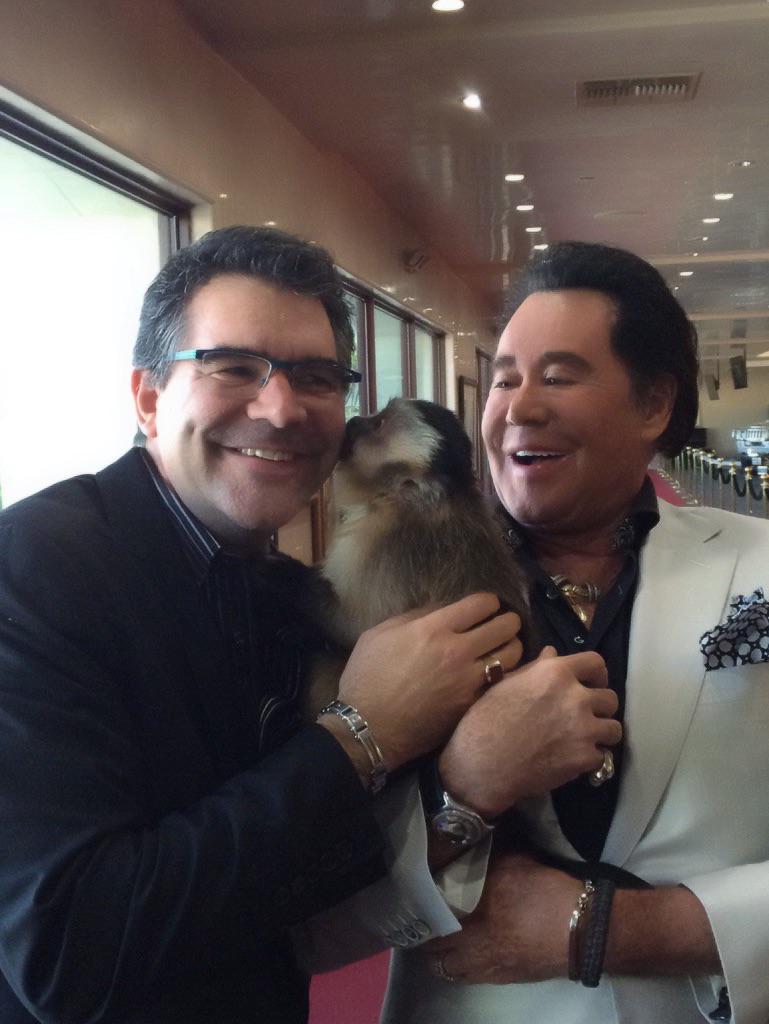 Wayne Newton tweet media