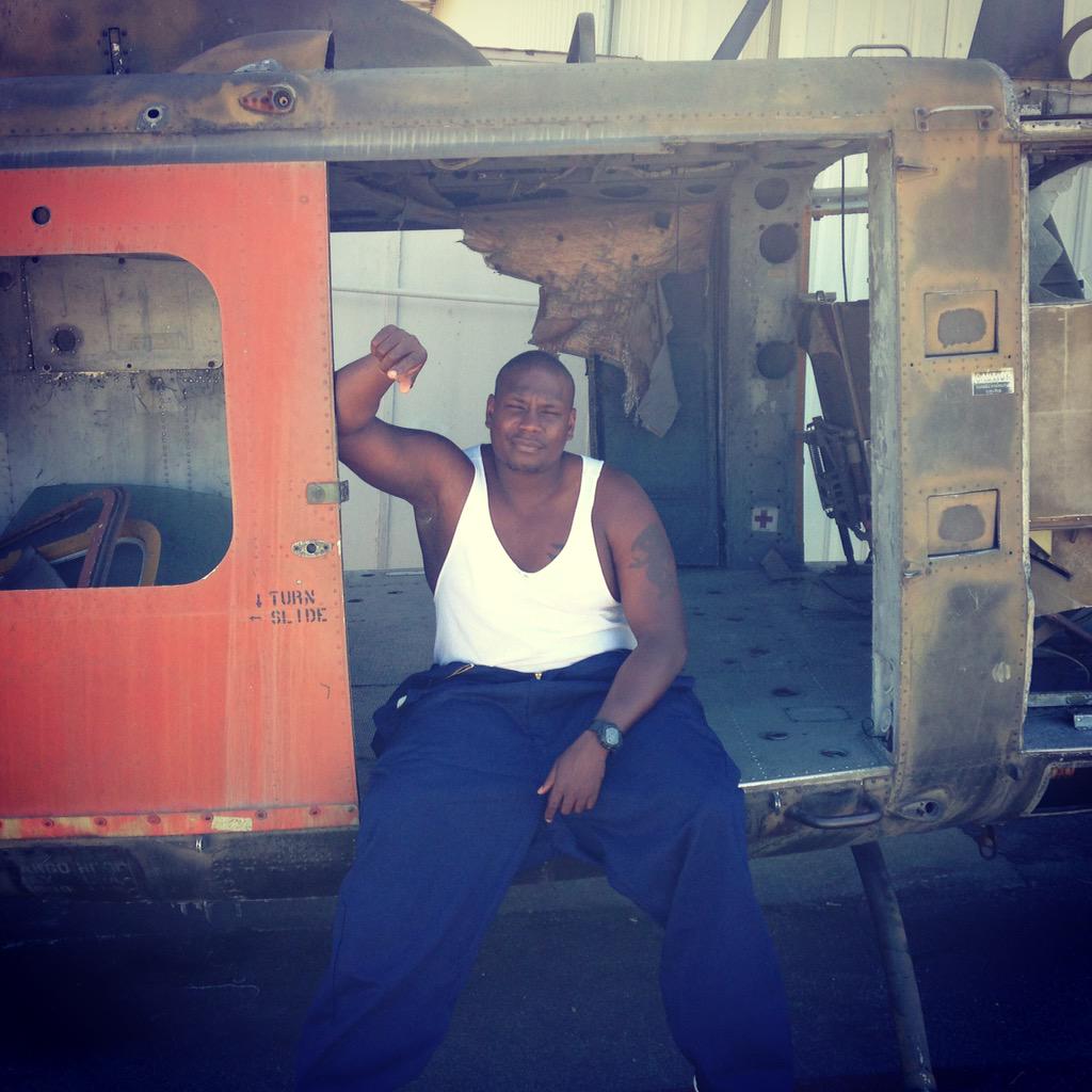 DeMarkesDogan1's tweet photo. Working on my Top Gun look...Goose&amp;Maverick #actorlook http://t.co/Hl0EHwTjwt