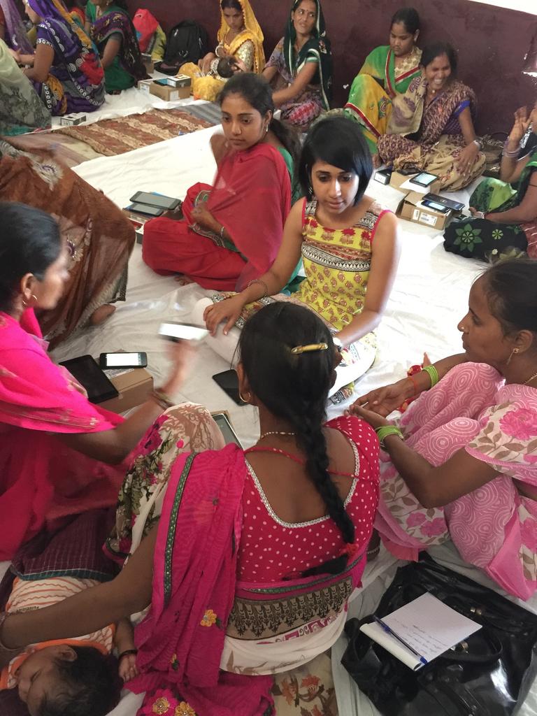 Chandrika633's tweet photo. Teaching these women in Dholpur village how to use the internet - such an overwhelming experience. #InternetSaathi http://t.co/pT7QkqkUyN