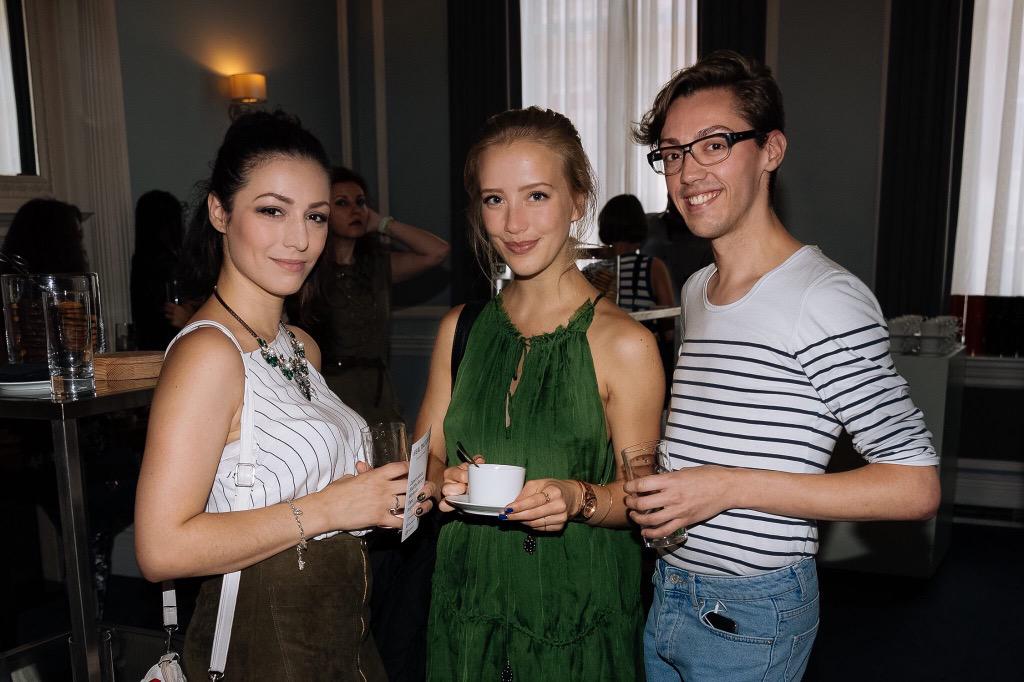 magnetlook's tweet photo. The Official Magnet Look fashion &amp; beauty industry pictures will be on our website later today 😀 #bblogger #fblogger http://t.co/q0ZflL9gli