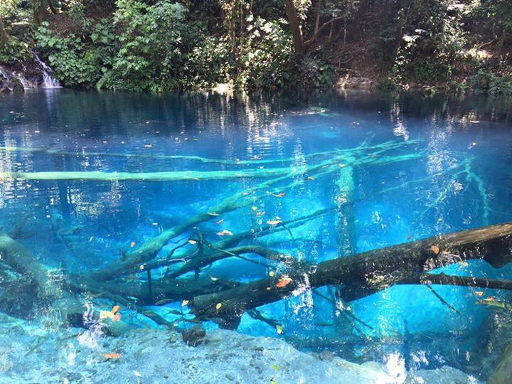 enciktravel's tweet photo. Berendam di Danau Kaco, Kerinci, Indonesia. Airnya biru, dan jernih. Memang best! Lagi best daripada Krabi. http://t.co/Rg5LmuDYal