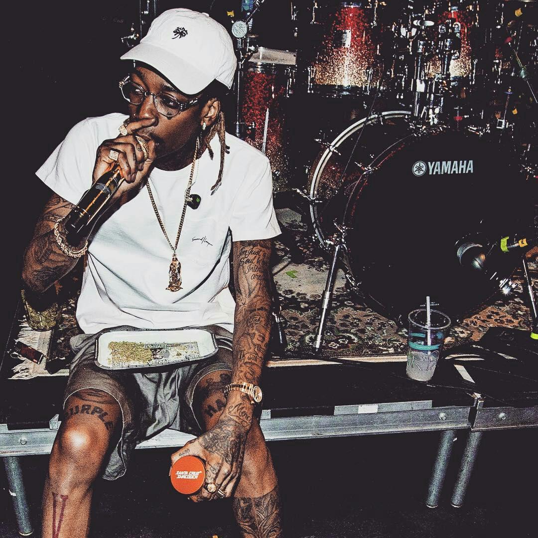 Happy 28th birthday to one of the best rappers.  wiz khalifa. 