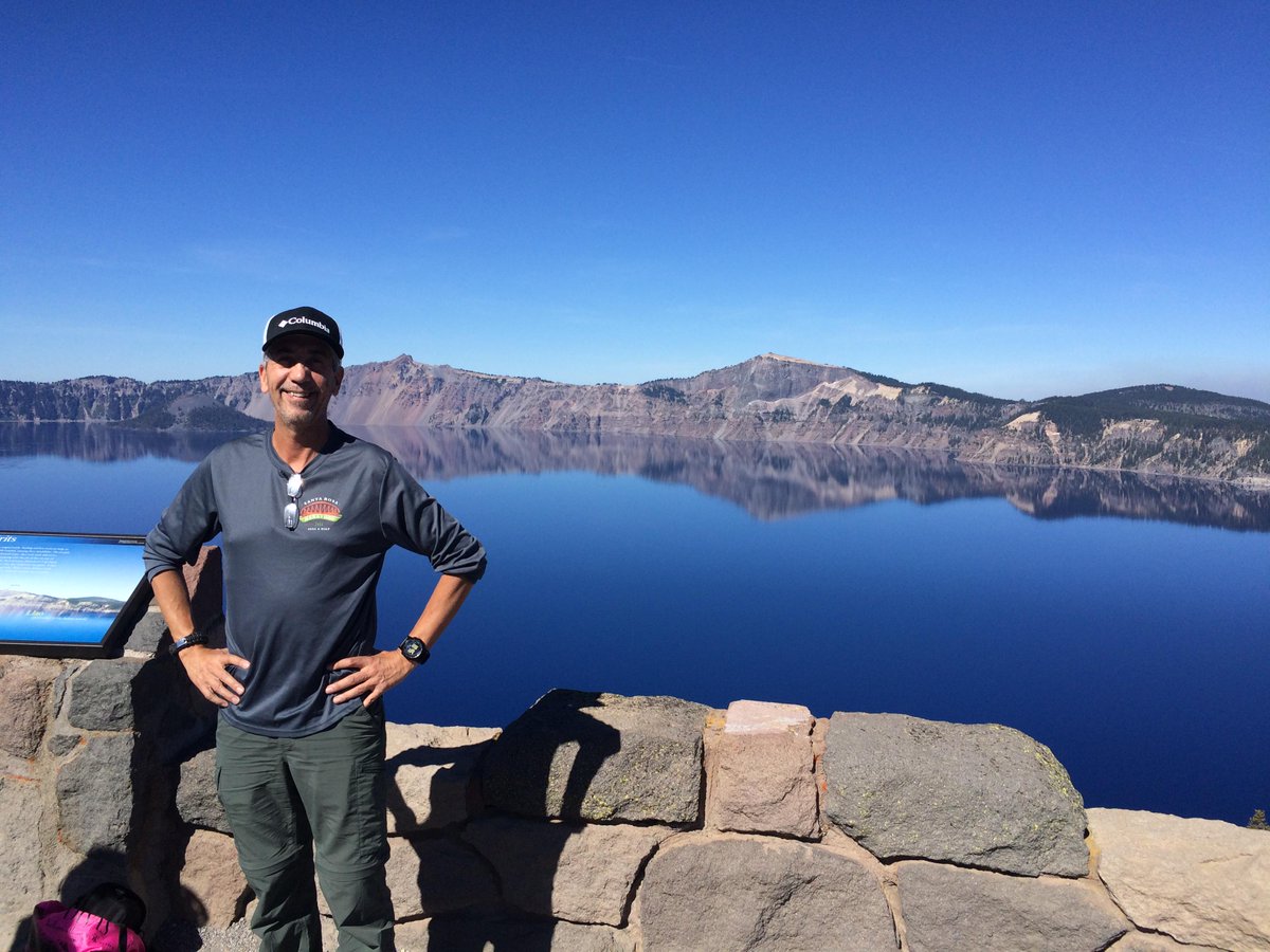 PaulWimbert's tweet photo. Fabulous day @CraterLakeNPS http://t.co/aMSPzdK5uO