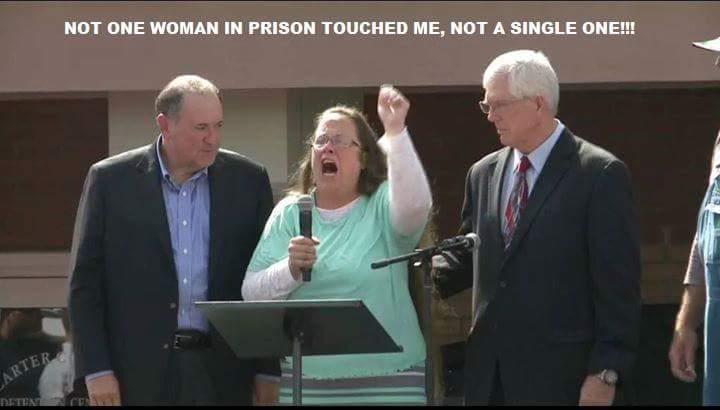 Ashlandian's tweet photo. Here, Kim Davis pretends to be the Statue of Liberty #StandWithKim #clearlyDelusional http://t.co/eF4WSaWhlK
