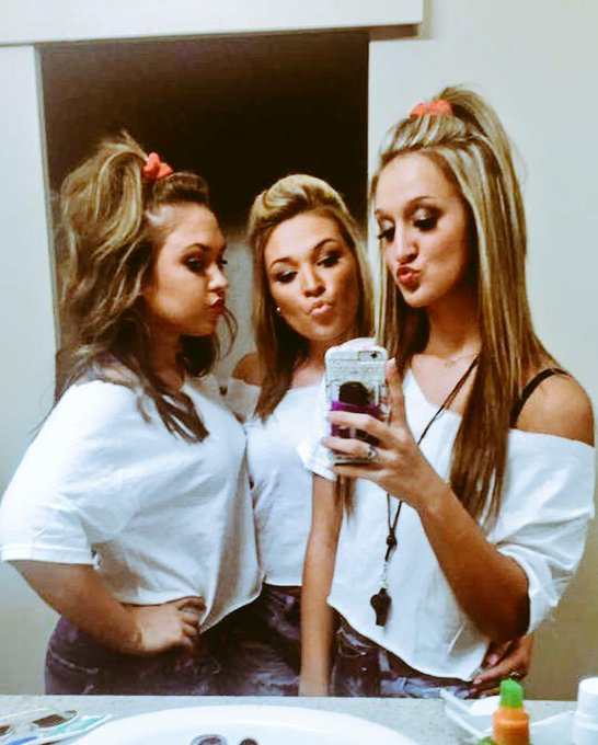 My home girlz💋 http://t.co/VKy6bCsUcO