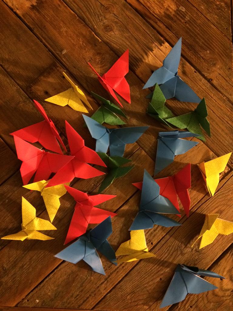 wclibraryazle's tweet photo. Do you origami? Have you always wanted to try? We've got books for that! #paperygoodness #rainydayfun http://t.co/CKyixb1FnR