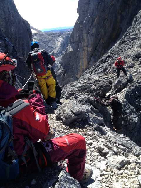yamahaindonesia's tweet photo. Brosis, Yamaha berpartisipasi dalam pendakian Gunung Carstensz bersama PALASMA dalam rangkaian acara Top 10 Summits. http://t.co/1QWuXXtErd