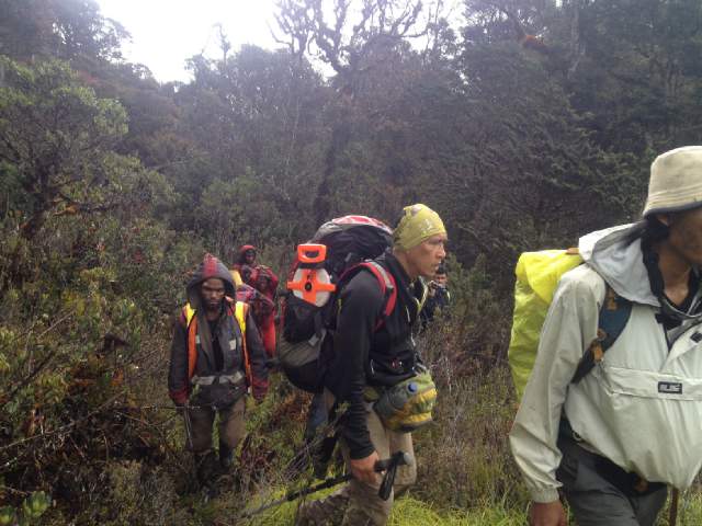 yamahaindonesia's tweet photo. Brosis, Yamaha berpartisipasi dalam pendakian Gunung Carstensz bersama PALASMA dalam rangkaian acara Top 10 Summits. http://t.co/1QWuXXtErd