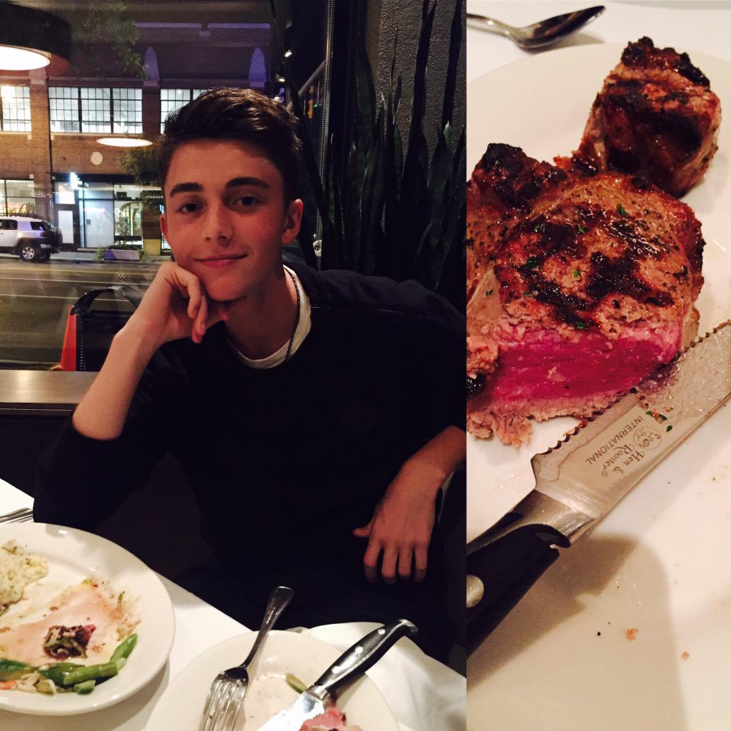 greysonchance's tweet photo. Had such a great dinner tonight at .@broadway10okc Everyone in the area go and check this place out, eat local! http://t.co/HOtOHgpX5g