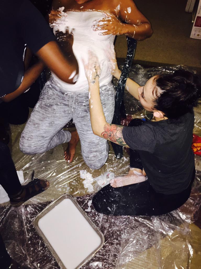 BellaVanilla___'s tweet photo. Belly casting π #groupeffort #itwasmessy #butcameoutperfect http://t.co/dKKIhIm5lq