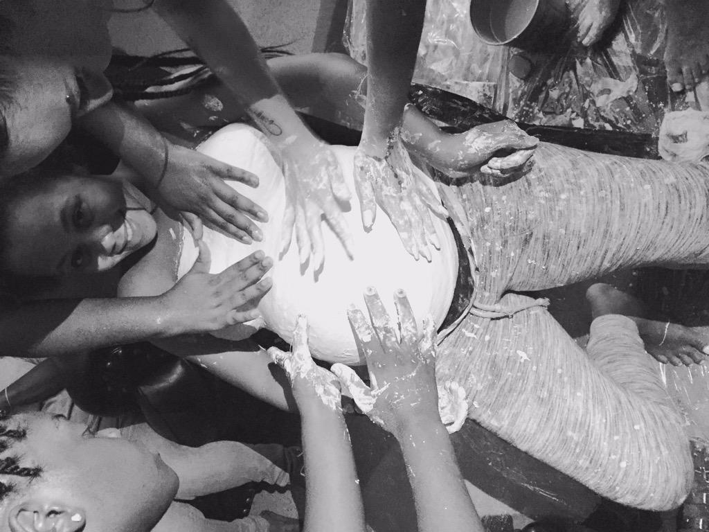 BellaVanilla___'s tweet photo. Belly casting π #groupeffort #itwasmessy #butcameoutperfect http://t.co/dKKIhIm5lq