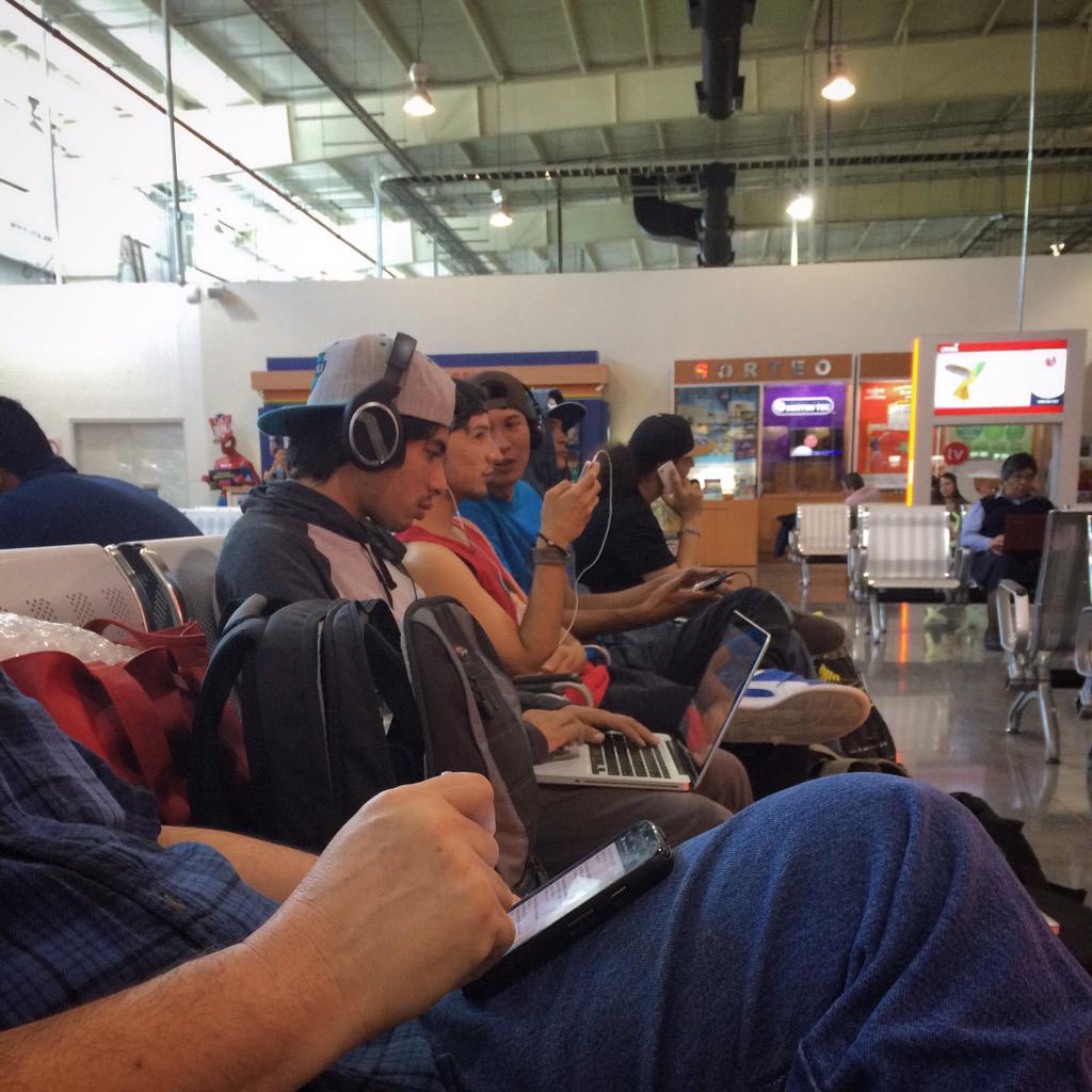 importrecords1's tweet photo. #elbteam Esperando el vuelo #thebestteam
#importrecords @Dannyelb http://t.co/uYvRkTmDCY