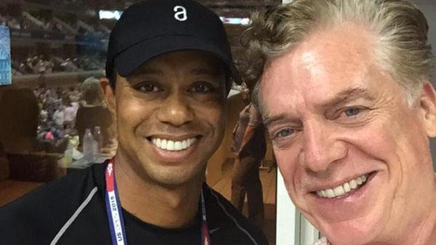 Golf fans treated to a special photo of Tiger Woods and Happy GIlmore star Shooter McGavin: yhoo.it/1O09sOy