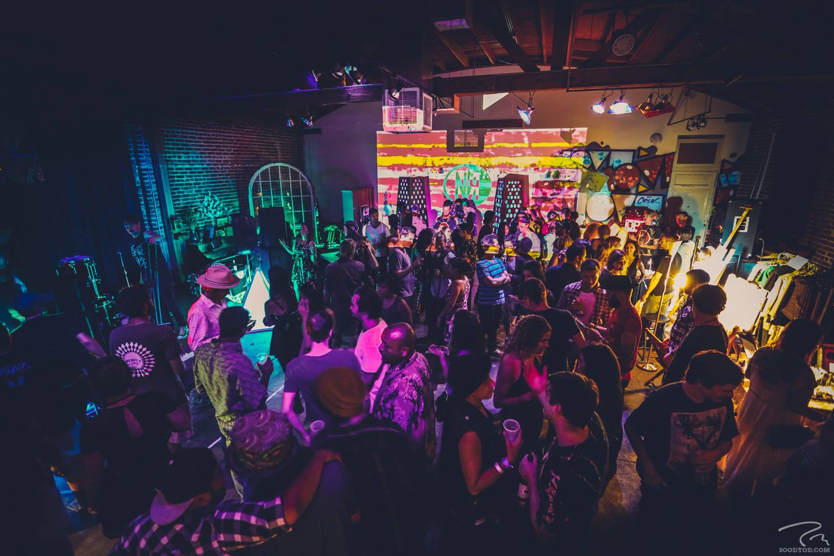 DavoidOfficial's tweet photo. @RevoltTV check out @NoiseRevolt and noise revolt records for some more musical revolt action!! http://t.co/j8gH1UZD2n