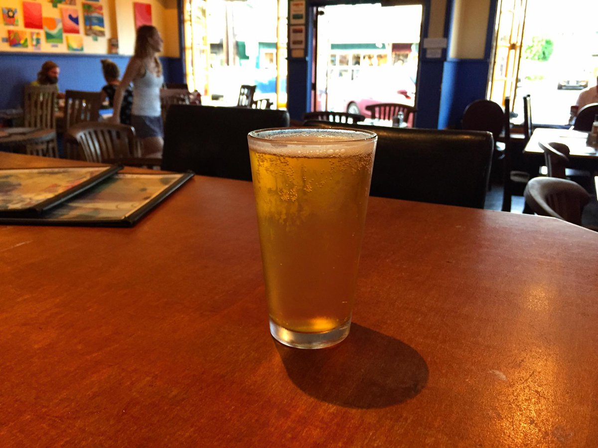 erikblair's tweet photo. Crazy long day filled with ups and downs #beerable #maui (@ Café Mambo in Paia, HI) https://t.co/A8KeoDgQq0 http://t.co/dp9thcscDK