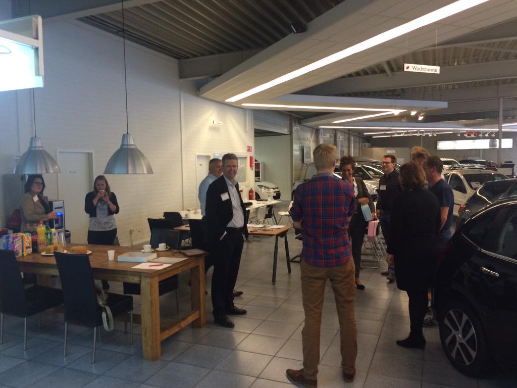 BNIWelvaart's tweet photo. Gisteravond met 30 Bni leden een training gevolgd door @LindavanAlfen . Iedereen bedankt voor komst en inzet! http://t.co/2SPYuhGI7h