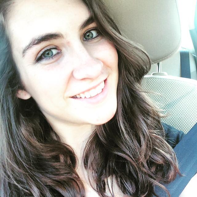 steph_mclain's tweet photo. Was told today that I looked a lot like @jadelizroper in this picture! 😍 #twinsmaybe?!  #BachelorInParadise http://t.co/JwAHUqJ68V