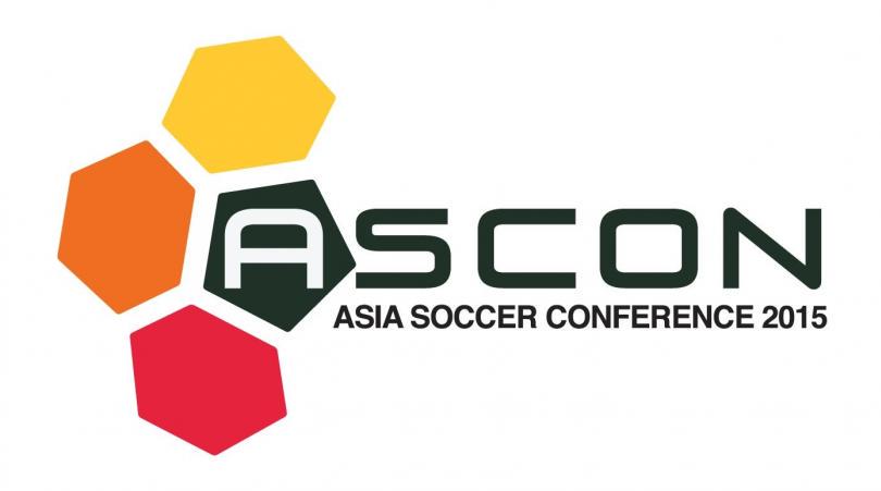 FourFourTwoSG's tweet photo. .@raymondverheije set to present his renowned World Football Academy course at #ASCON2015 http://t.co/S2dbohDCKd http://t.co/OHm6ScVmsy