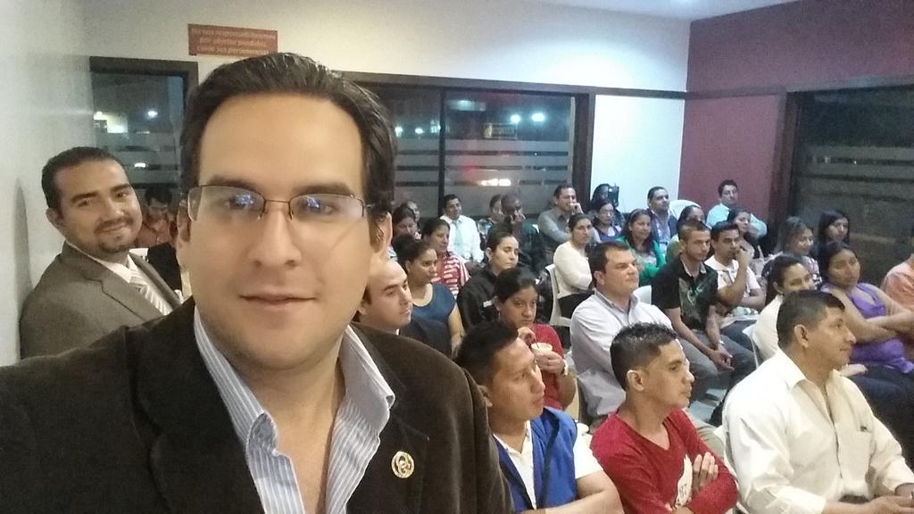 JGAdum's tweet photo. Noche de éxito! #OGEcuador #OGIgnite 8 sept 2015 #ORGANO @OrganoGold http://t.co/ncHGNoo8hs