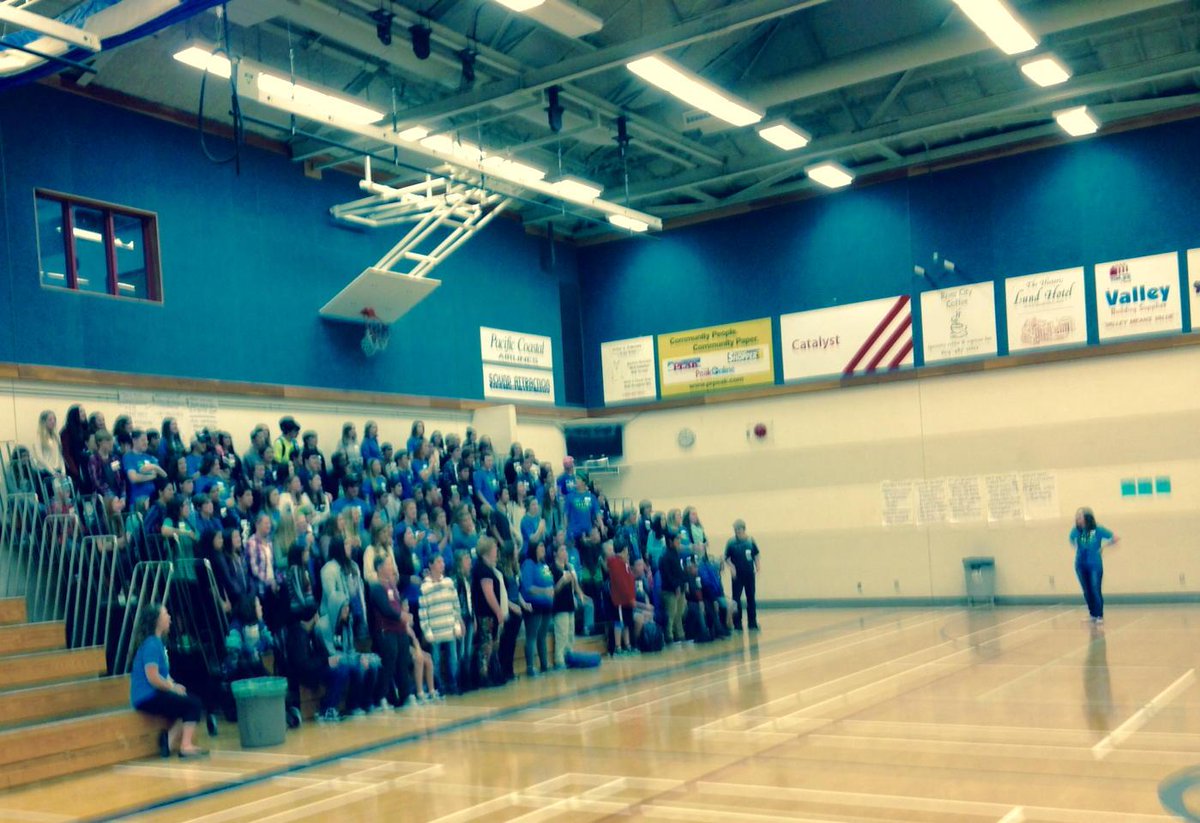 sd47_brooks's tweet photo. Thanks to our incredible Link Crew for making our Gr. 8s first day of high school a great one! @sd47_board #bcsd47 http://t.co/VS7kj1RaVo