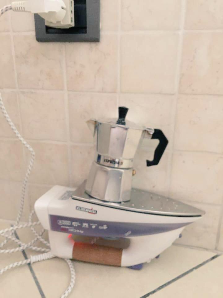 IlCommentatore_'s tweet image. Il caffè è Sacro. Non importa in che modo, ma si deve fare. #buongiorno