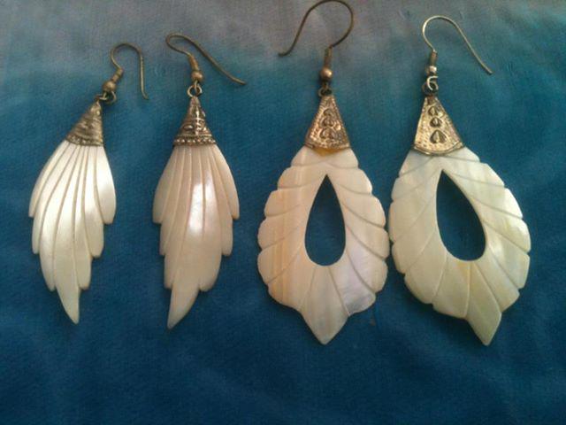 DarajaShop's tweet photo. Check out these vintage looking earrings carved from sea shells.
#AfricanFashion 
http://t.co/5fK1KgCxLE http://t.co/EAu1cthrtf