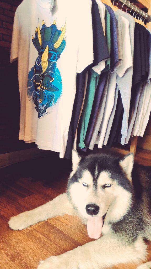 Si abang jagain @VAL7Z happy shooping at <a href="/holdproject/">Hold Project & Co</a>