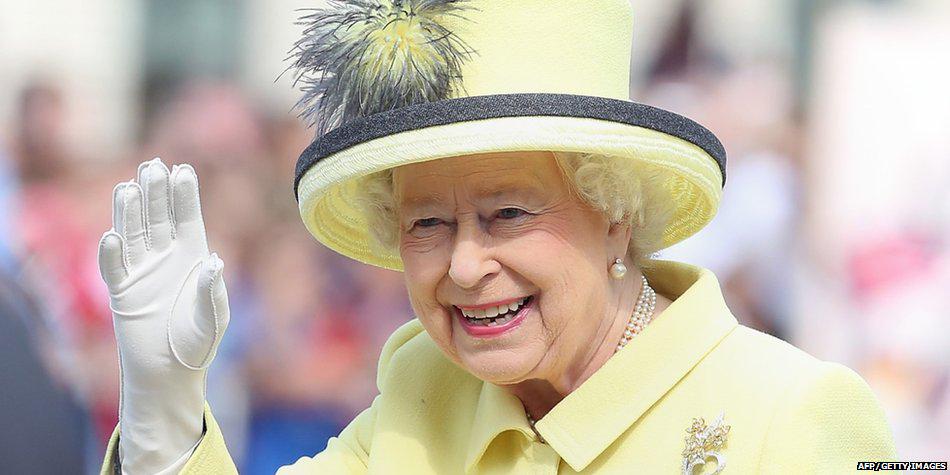 BBCNews's tweet photo. Queen Elizabeth II becomes Britain's longest-serving monarch later today http://t.co/EaDynnu0T9 http://t.co/mzn28p9HGl