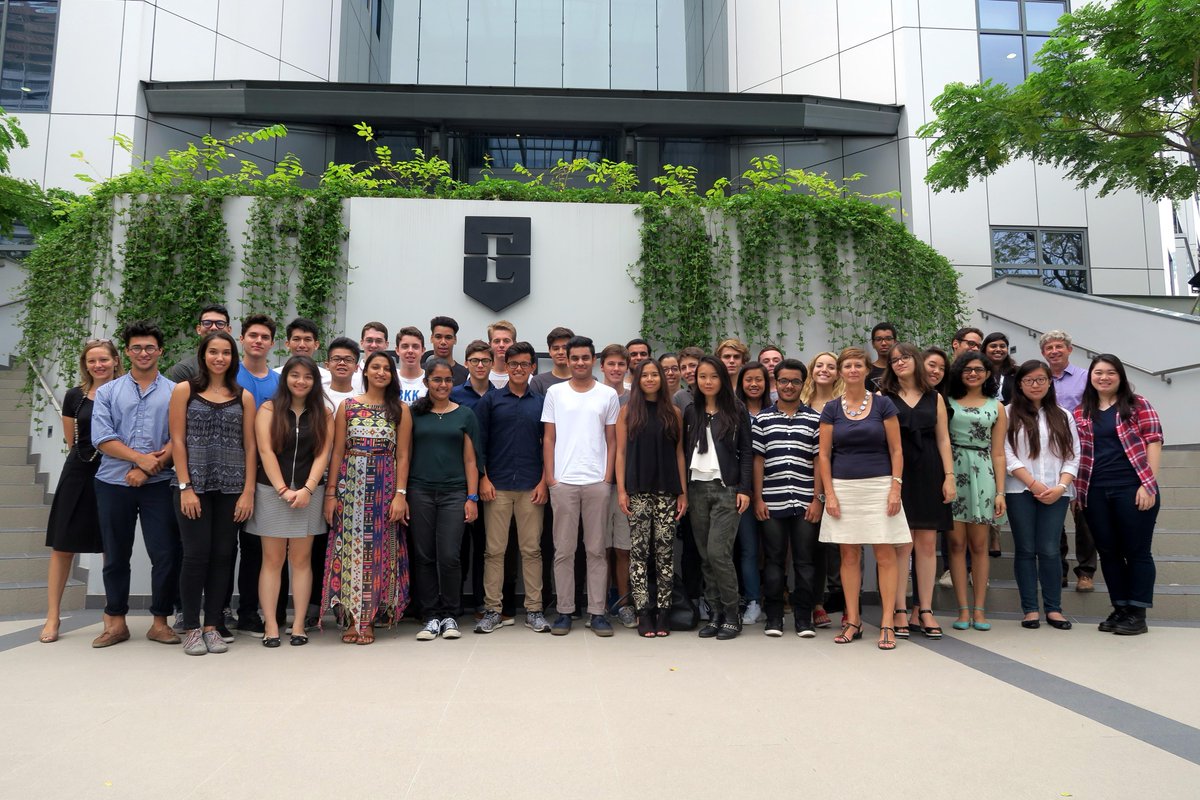 ESSEC_AP's tweet photo. #BBAESSEC in Singapore with Prof Martine Bronner, ESSEC Asia-Pacific Dean & Mr Hugues Levecq, ESSEC Global BBA Dean http://t.co/wmRgsaU8XO