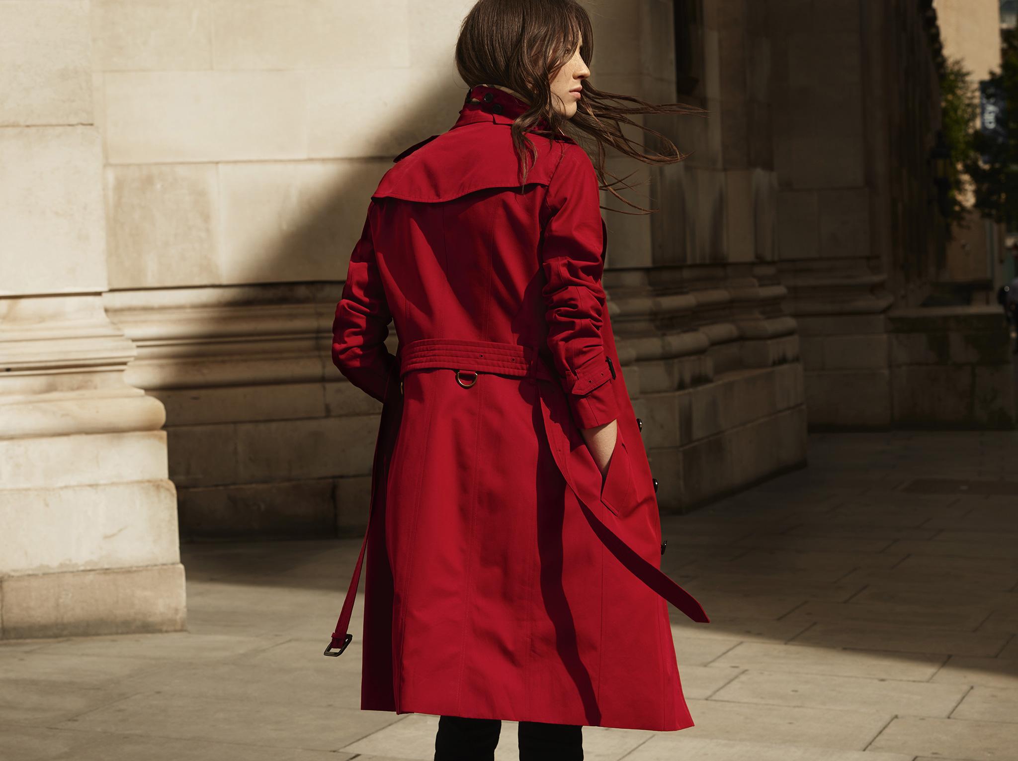 Красный тренч Burberry