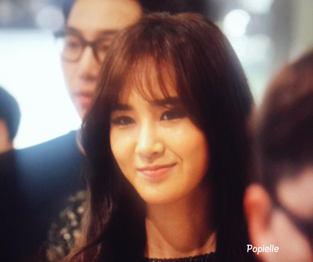 [PIC][09-09-2015]Yuri tham dự sự kiện Fansign cho thương hiệu mỹ phẩm "URBAN DECAY" vào chiều nay COcITwDVEAATCQr