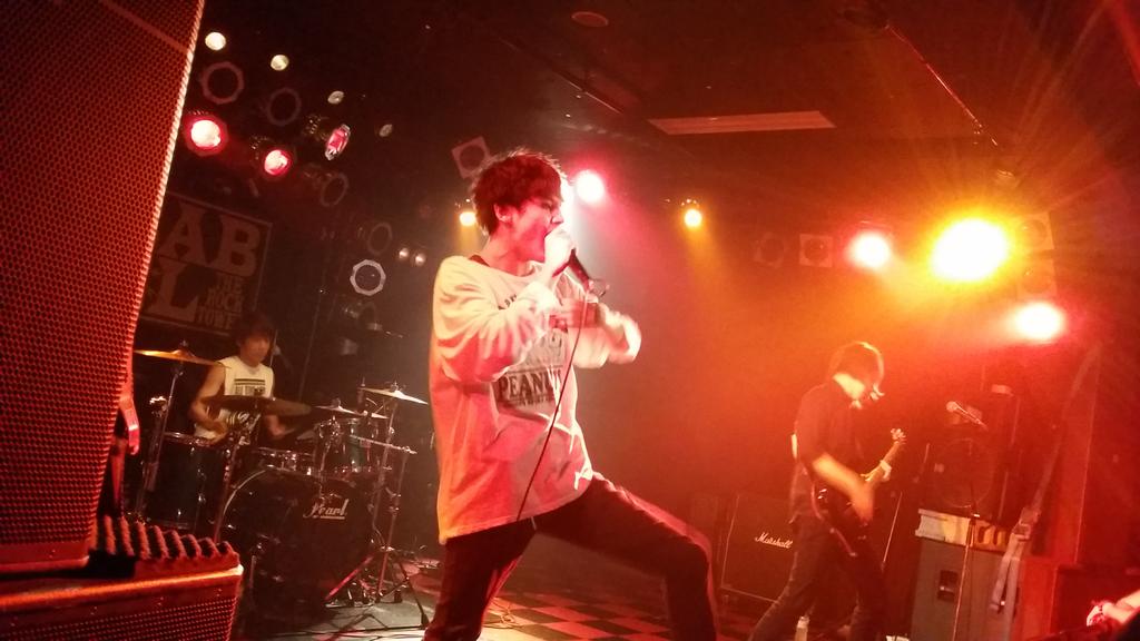_ki_09's tweet photo. Bugwaveはプロにも負けないかっこよさで最高のバンドだった!
ラストライブお疲れ様!
#Bugwave http://t.co/lU8NiaOX7f