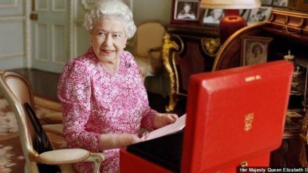 bbcworldservice's tweet image. Congratulations Ma'am! Queen Elizabeth becomes Britain's longest serving monarch today. bbc.in/1UAx1BE