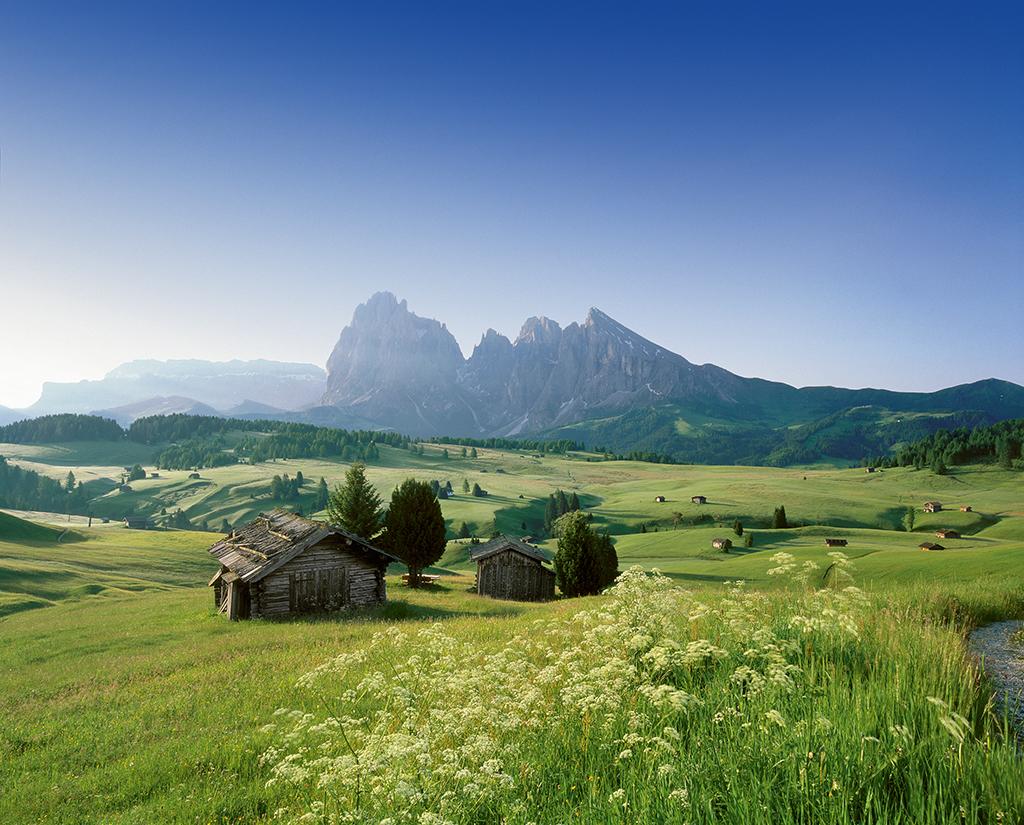 HikeandbikeDE's tweet photo. Das #Antholzer Tal in #Südtirol – alpine Landschaft, in wunderbarer Wildheit: http://t.co/trjpfY0QSj http://t.co/HeW4vWeDeF